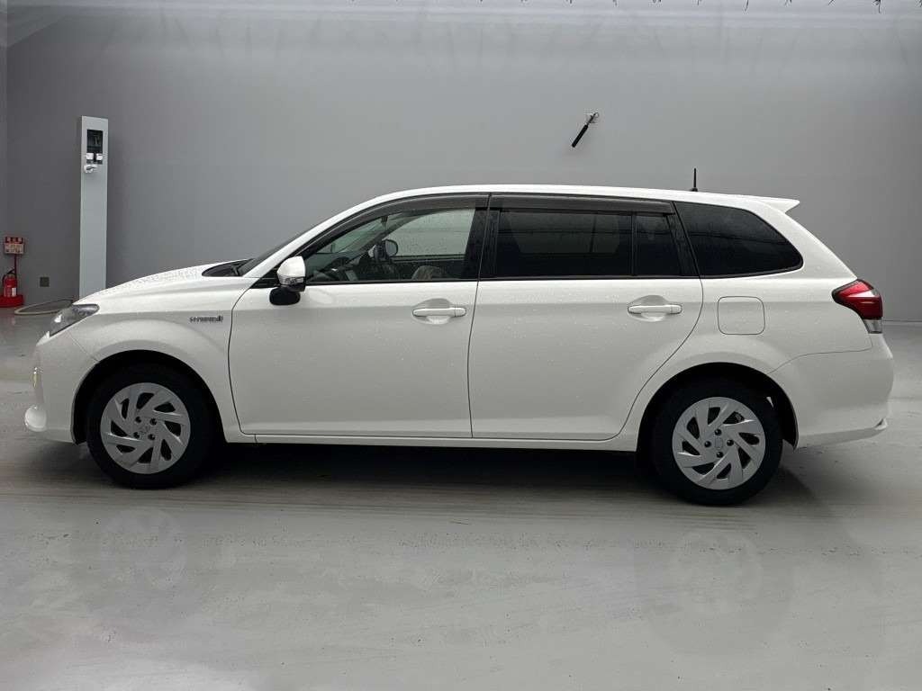 Toyota Fielder 2020
