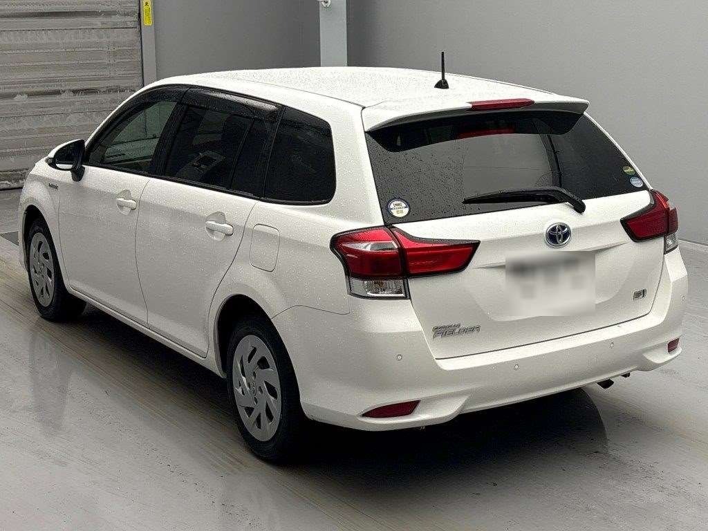 Toyota Fielder 2020
