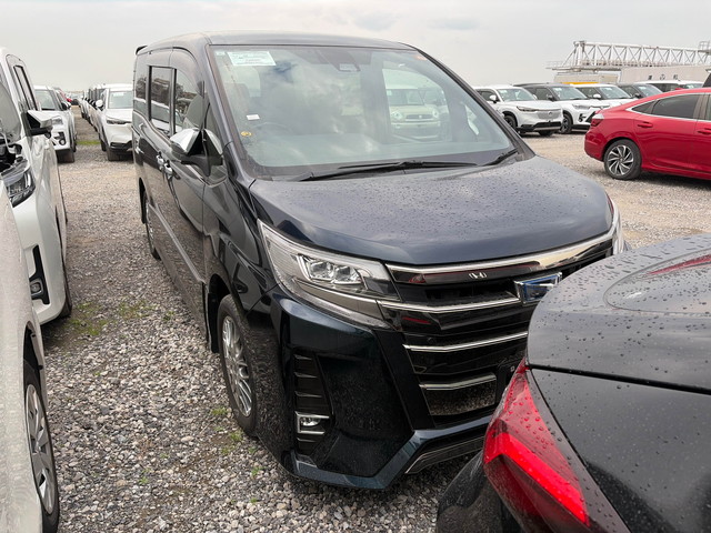 Toyota Noah 2021