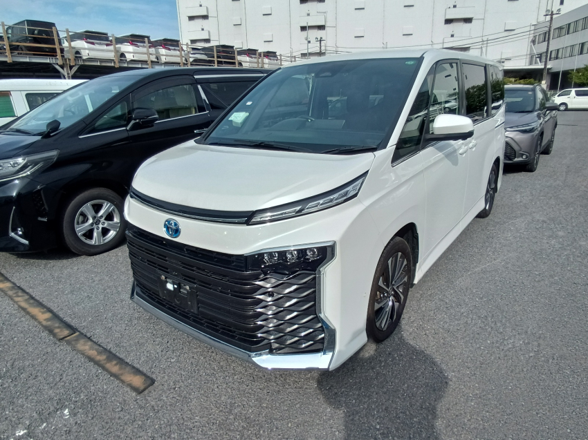 Toyota Voxy 2022