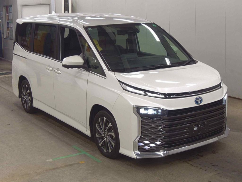 Toyota Voxy 2022