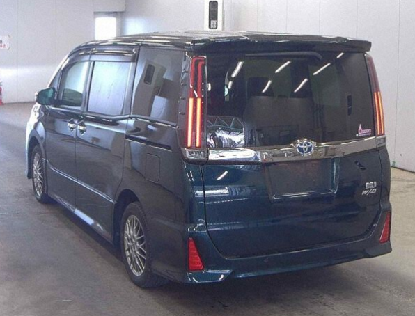 Toyota Noah (Hybrid) 2021
