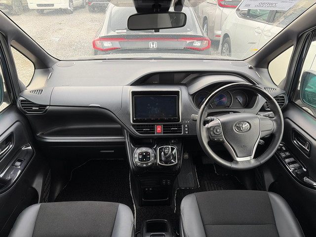 Toyota Noah (Hybrid) 2021