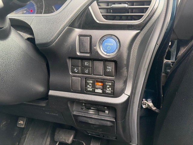 Toyota Noah (Hybrid) 2021