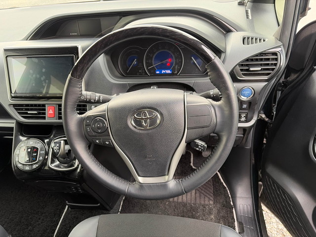 Toyota Noah (Hybrid) 2021