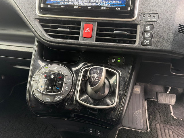 Toyota Noah (Hybrid) 2021