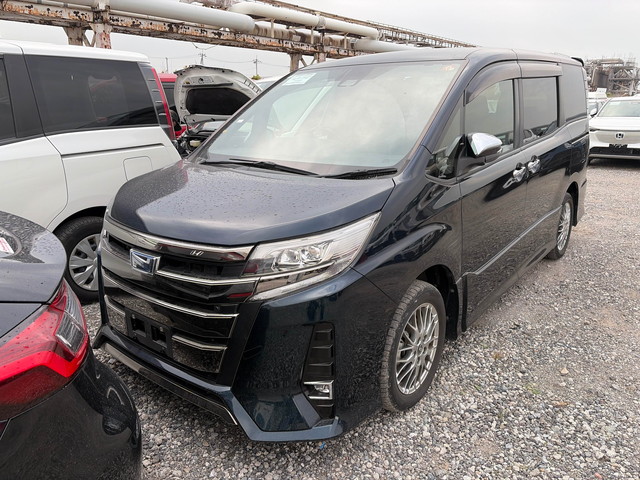 Toyota Noah (Hybrid) 2021