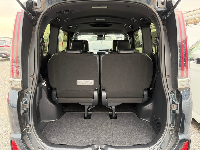 Toyota Noah (Hybrid) 2021