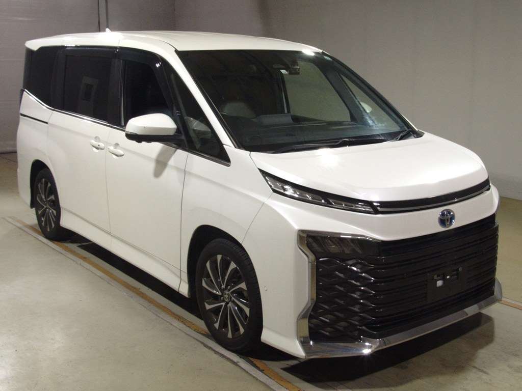 Toyota Voxy (Hybrid) 2022