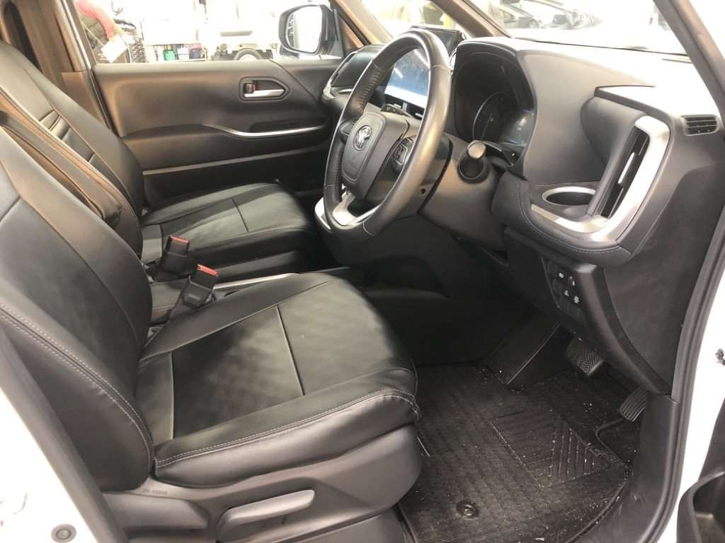 Toyota Voxy (Hybrid) 2022