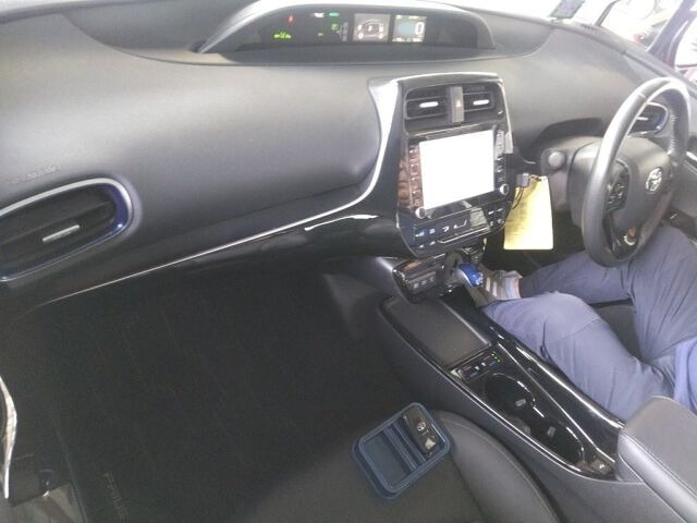 PRIUS 2021
