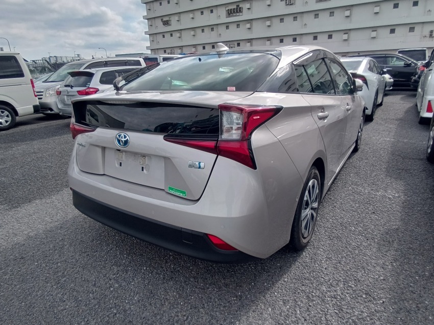 Toyota Prius 2021