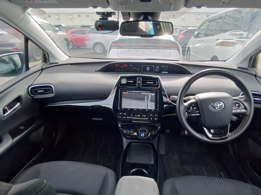 Toyota Prius 2021